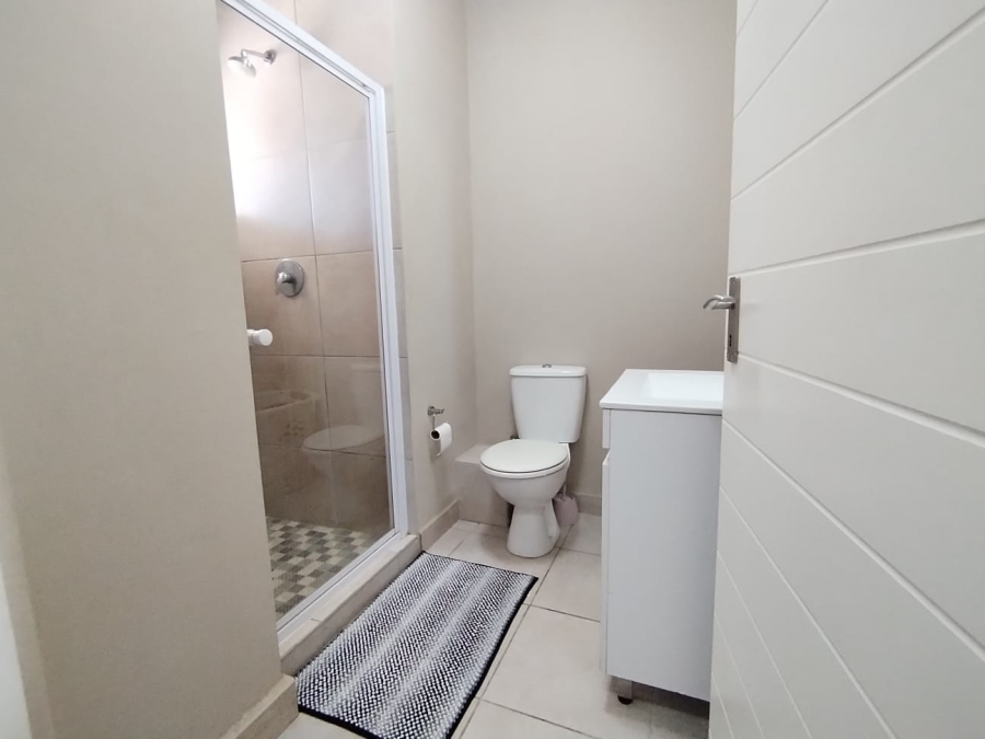 2 Bedroom Property for Sale in Oakglen Western Cape